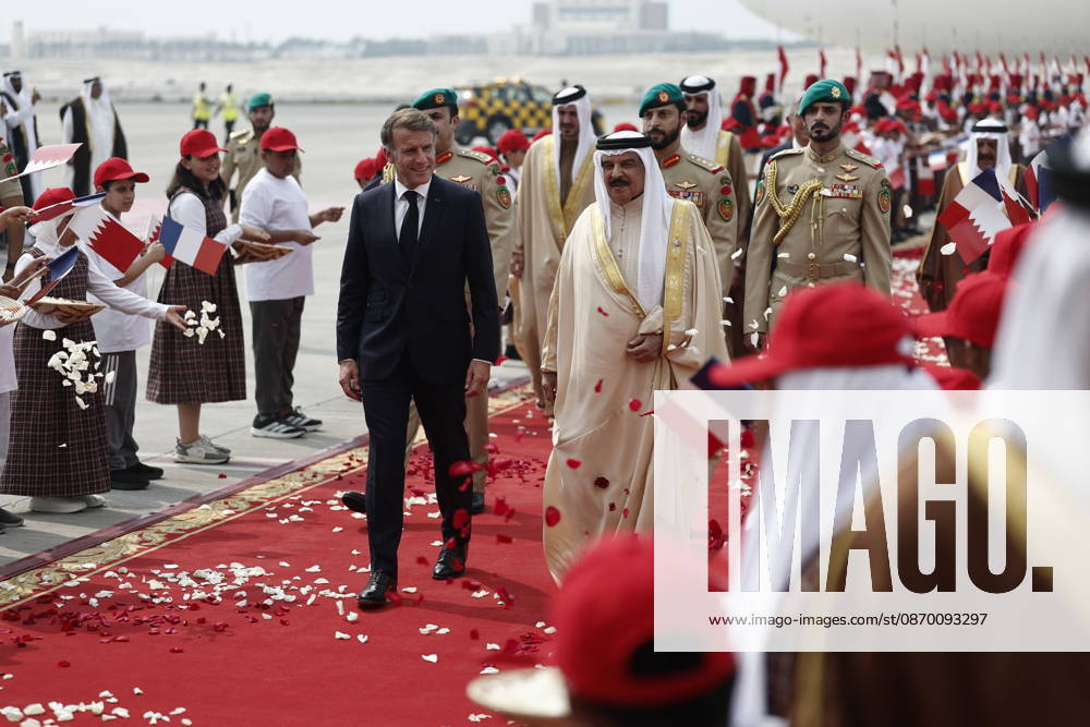 President Macron Visits Bahrain Bahrain s King Hamad bin Isa Al Khalifa welcomes French President Emmanuel Macron upon his arrival at Sakhir Air Base, in Manama, Bahrain, October 20, 2026. Photo by Benoit Tessier Pool ABACAPRESS.COM Manama Bahrain
