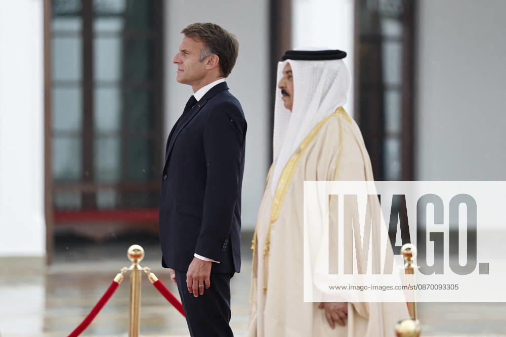 President Macron Visits Bahrain Bahrain s King Hamad bin Isa Al Khalifa welcomes French President Emmanuel Macron at Al-Sakhir Palace near Zallaq, Bahrain, October 20, 2026. Photo by Benoit Tessier Pool ABACAPRESS.COM Zallaq Bahrain