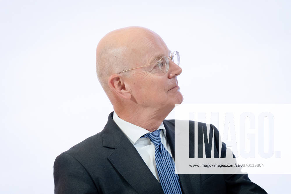Invest in Germany Summit, Berlin, ESMT Invest in Germany Summit, Berlin, ESMT, Martin Blessing, Special Representative for Investment, Berlin, Berlin, GER