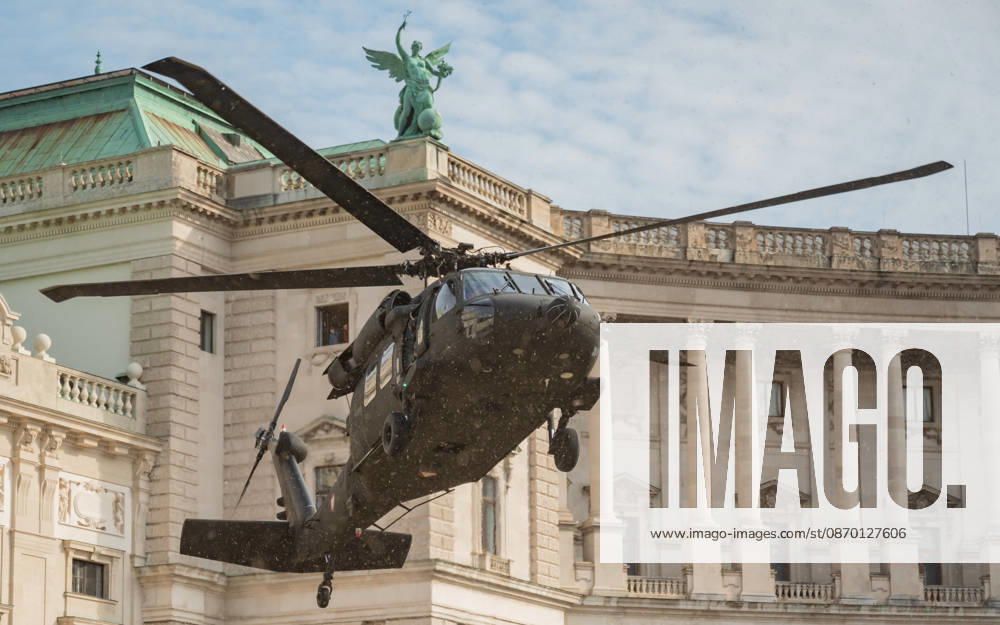 Press conference on the Austrian Armed Forces information and demonstration event on National Day 2026. The photo shows an S70 Black Hawk taking off from Heldenplatz in Vienna, Austria.