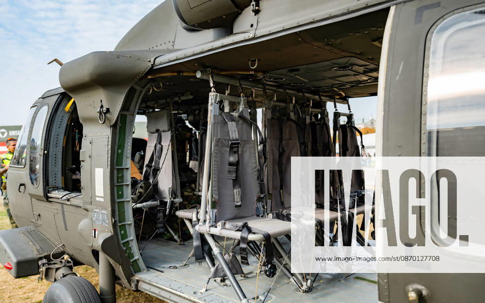 Press release regarding the Austrian Armed Forces’ information and demonstration event on National Day 2026. The photo shows an S70 Black Hawk in Vienna at Heldenplatz, Vienna, Austria