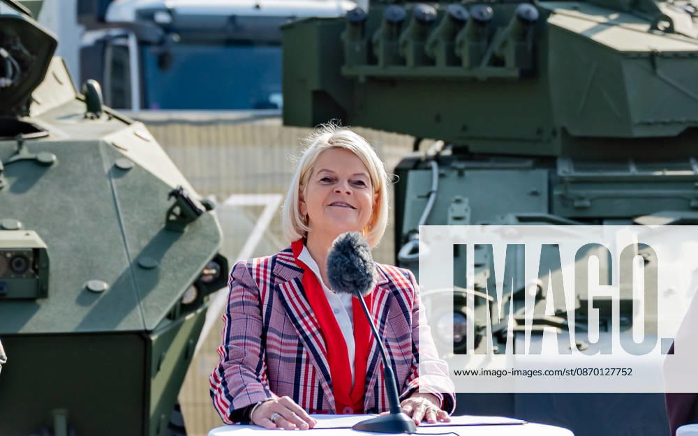 Press conference on the Austrian Armed Forces information and demonstration event on National Day 2026. The photo shows ÖVP Federal Minister of Defense Klaudia Tanner in Vienna at Heldenplatz, Vienna, Austria