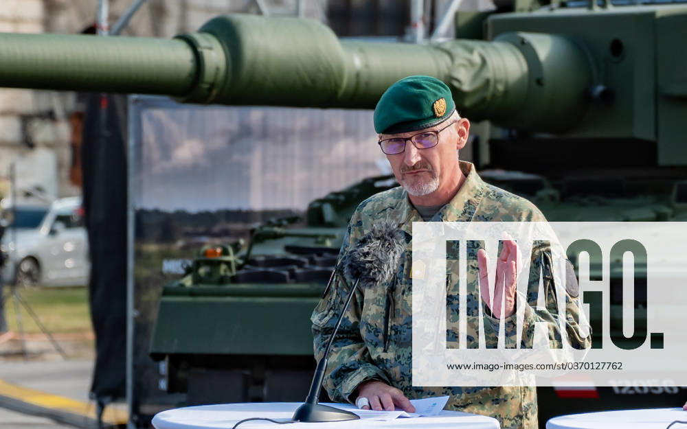 Press conference on the Austrian Armed Forces information and demonstration event on National Day 2026. The photo shows the Military Commander of Vienna, Brigadier Christian Habersatter, at Heldenplatz in Vienna, Austria.
