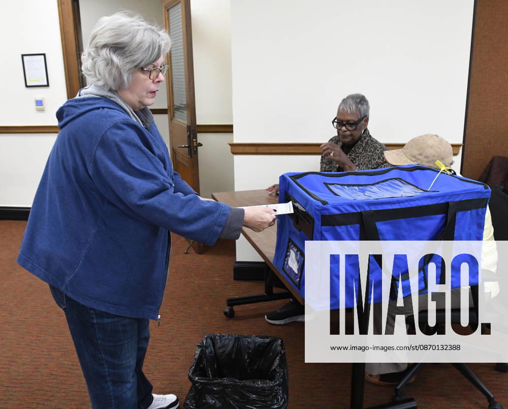 Voters come to Racine City Hall Tuesday morning October 20, 2026 on the first day of early voting in Wisconsin for the midterm elections. There are two closely watched Congressional races, including the First District which includes Racine, and a contentious gubernatorial race on the ballot. Racine USA - ZUMAh154 20261020_znp_h154_006