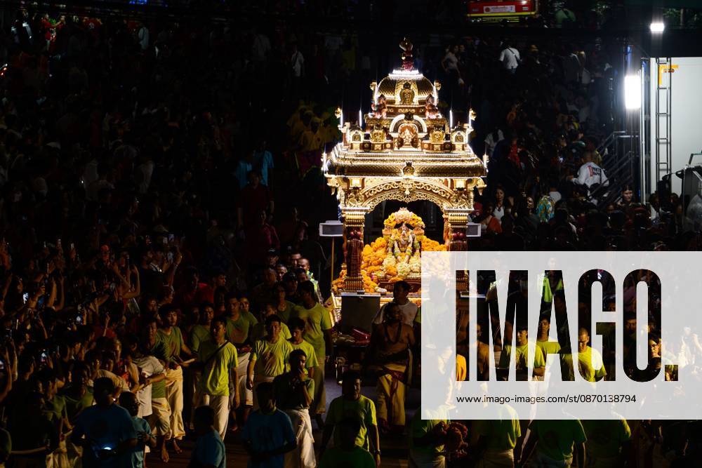 BANGKOK, THAILAND - OCTOBER 20, 2026: Hindu devotees participate in a procession during Vijayadashami celebrations at Sri Maha Mariamman Temple in Bangkok. The annual festival marks the victory of good over evil and concludes the the Navaratri festival. Bangkok Thailand - ZUMAq101 20261020_zna_q101_199