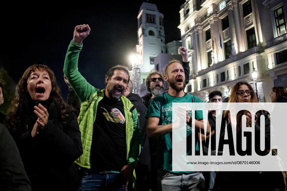 Protest Against Violence During the Education Strike Demonstrations in Madrid Hundreds of people gathered to protest the violence directed at education protesters during the demonstrations for the education strike in Madrid on October 20, 2026, in Madrid, Spain. The demonstration follows incidents yesterday caused by the police after they charged at peaceful protesters outside an event attended by the president of the Autonomous Community. OCTOBER 20, 2026 A Pé Madrid Madrid, Spain