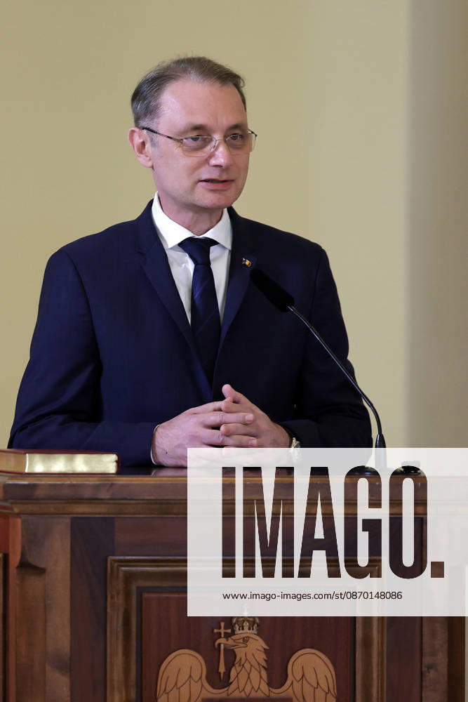 (261020) -- BUCHAREST, Oct. 20, 2026 -- Romania s new Prime Minister Luca Niculescu gives a speech during a swearing-in ceremony at the Cotroceni Palace in Bucharest, Romania, on Oct. 20, 2026. Romania s new government led by Luca Niculescu took the oath of office before Romanian President Nicusor Dan at the Cotroceni Palace on Tuesday evening. (Photo by Xinhua) ROMANIA-BUCHAREST-NEW GOVERNMENT CristianxCristel