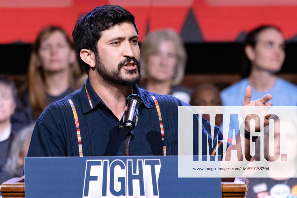 Greg Casar, member of the United States House of Representatives speaks during Senator Bernie Sanders’ ‘Fighting Oligarchy’ tour event in Houston, United States, 20 October 2026. Bernie Sanders intensifies his campaign tour in the United States !ACHTUNG: NUR REDAKTIONELLE NUTZUNG!