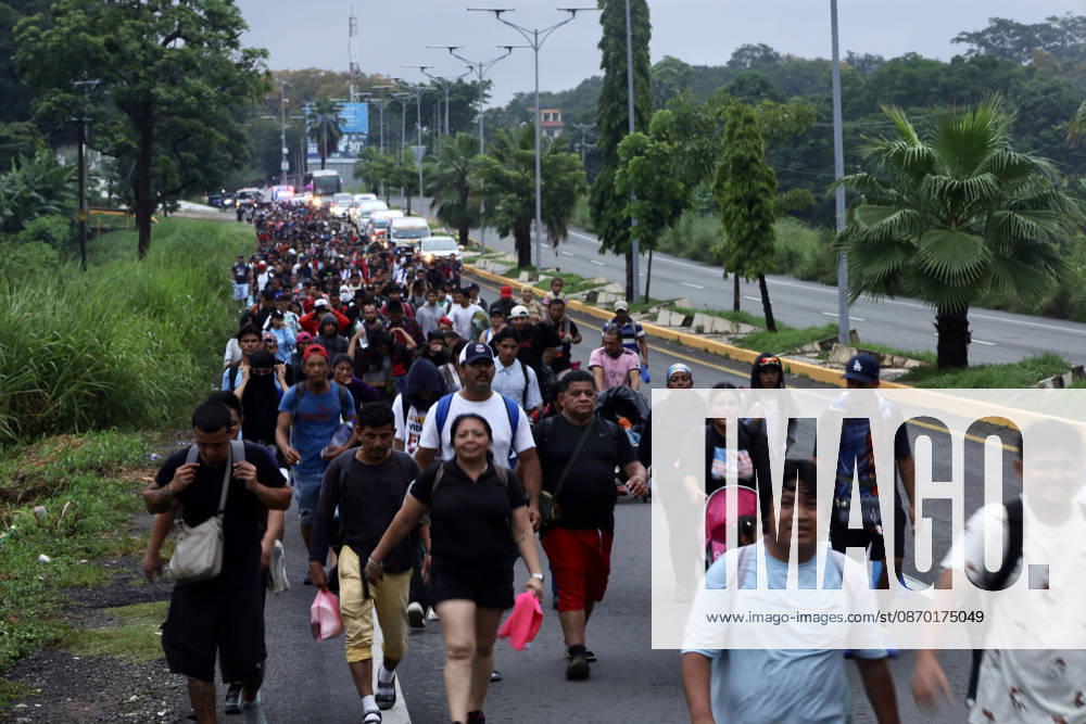 Central American migrants continue journey toward US from southern Mexico TAPACHULA, MEXICO - OCTOBER 20: Central American migrants travel in a caravan along a highway toward the United States, in Tapachula, Mexico, on October 20, 2026. Hundreds of migrants who entered Mexico from Central America in recent days are moving forward in a caravan, seeking to reach the U.S. border. Jose Torres Anadolu Tapachula Mexico. Editorial use only. Please get in touch for any other usage.