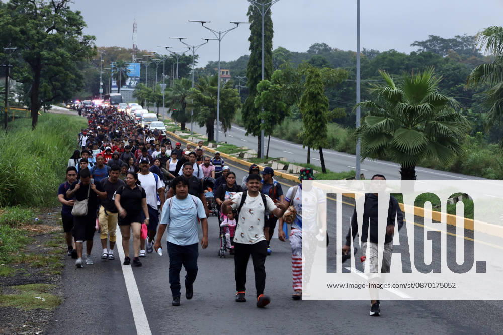Central American migrants continue journey toward US from southern Mexico TAPACHULA, MEXICO - OCTOBER 20: Nearly a thousand migrants are moving in a caravan toward the United States, in Tapachula, Mexico, on October 20, 2026. Hundreds of migrants who entered Mexico from Central America in recent days are moving forward in a caravan, seeking to reach the U.S. border. Jose Torres Anadolu Tapachula Mexico. Editorial use only. Please get in touch for any other usage.