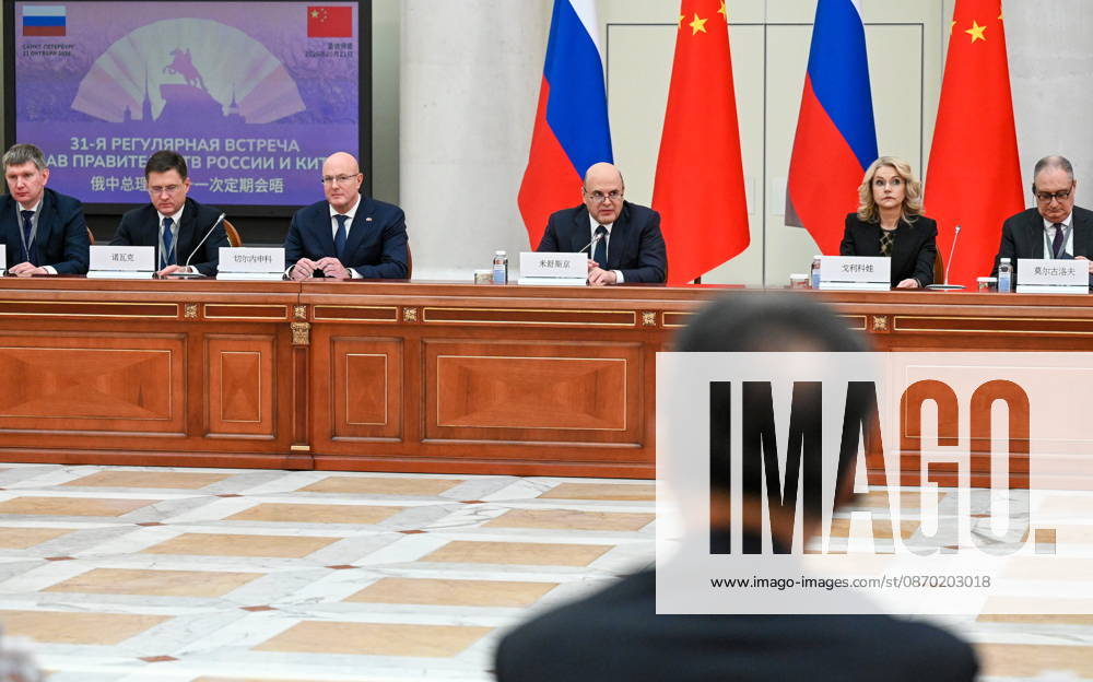 RUSSIA, ST PETERSBURG - OCTOBER 21, 2026: Mikhail Mishustin (C), Russia s Prime Minister, holds expanded talks with Li Qiang, Premier of China, at the Boris Yeltsin Presidential Library. Alexander Miridonov POOL TASS 99700858