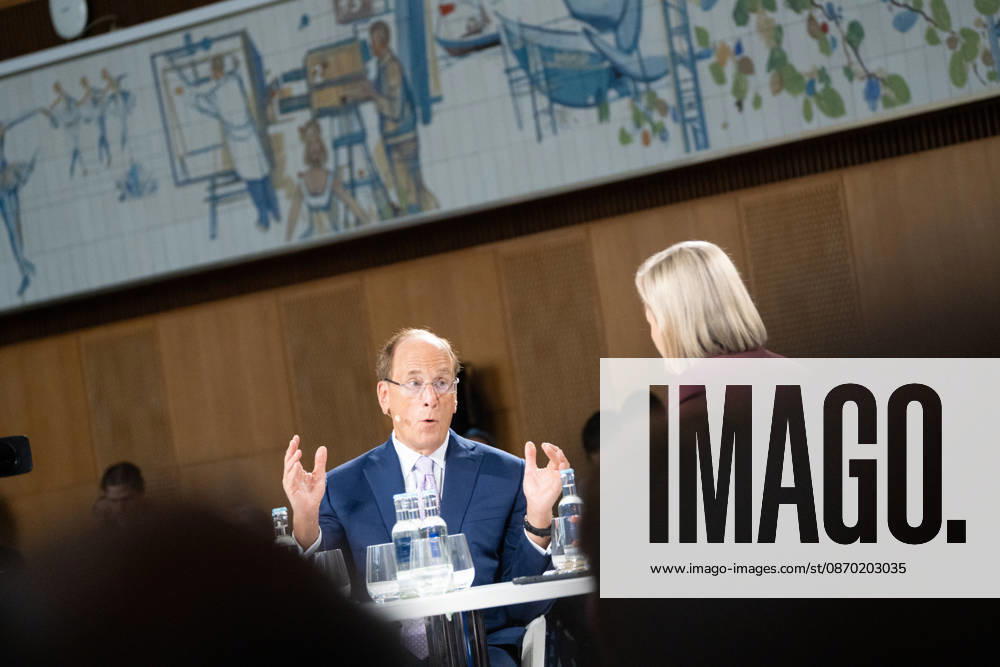 Larry Fink (Laurence Douglas Fink), CEO of BlackRock, speaks at the Berlin Global Dialogue in the former State Council building of the GDR, in conversation with Ola Källenius, CEO of Mercedes-Benz Group AG (on the left in the photo). Berlin Global Dialogue 2026 (BGD 2026), theme: Advancing Alliances for a New Era, Berlin, Berlin, Germany, ESMT