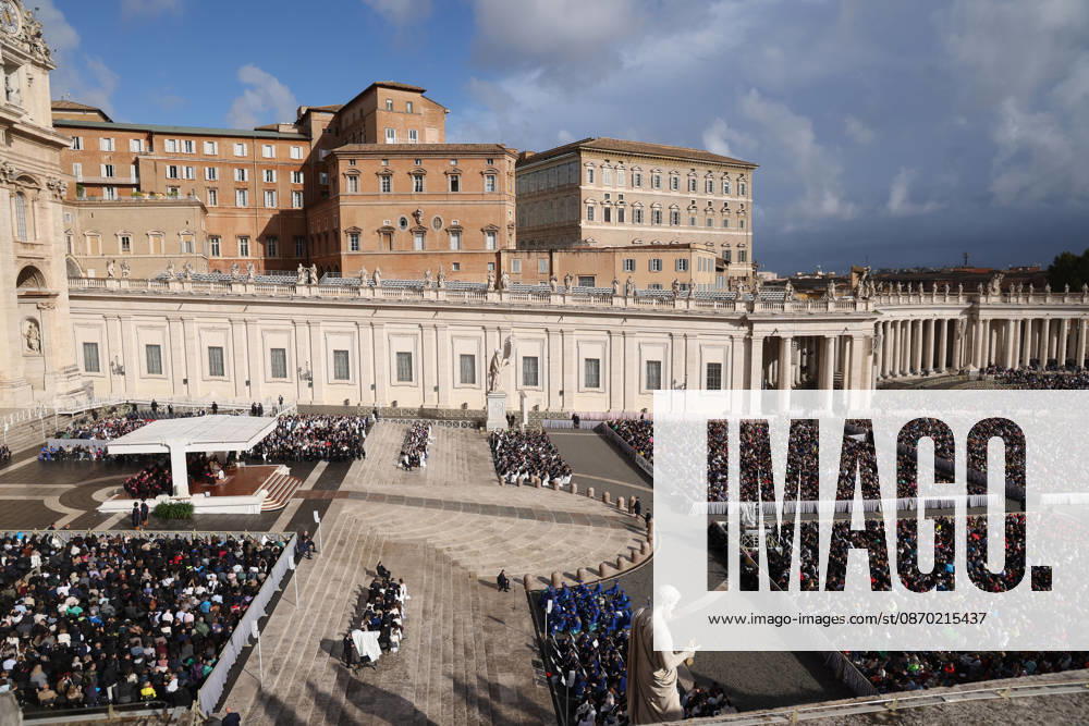 IPA89979539 - Vatican City - Italy, October 21, 2026: Pope Leo XIV presides over the Wednesday General Audience in St. Peters Square following his recovery from lung surgery. This morning, thousands of faithful and pilgrims from around the world gathered in St. Peters Square to attend the Wednesday General Audience with Pope Leo XIV. It was a moment of prayer, listening, and fellowship that filled the square with hope, reflection, and joy.