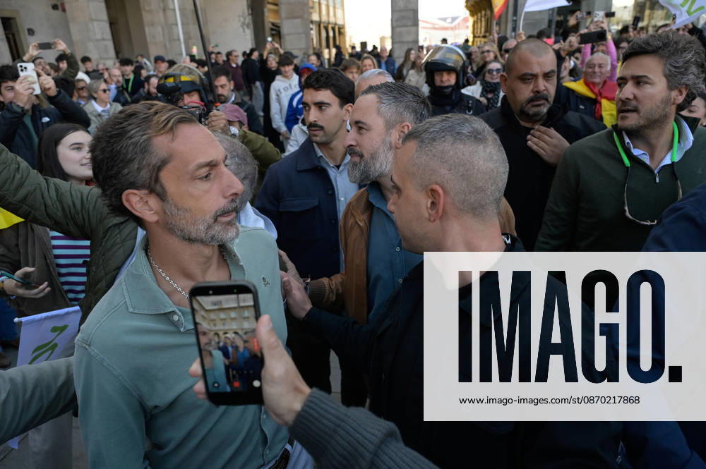 Abascal Visits A Coruna in the Middle of the Pre-Election Campaign Vox leader Santiago Abascal during an event in Plaza de María Pita on October 21, 2026, in A Coruna, Galicia, Spain. The Vox leader is touring various locations across Spain to kick off the pre-campaign for the November 29 elections. 29N OCTOBER 21, 2026 M Madrid, Madrid, Spain