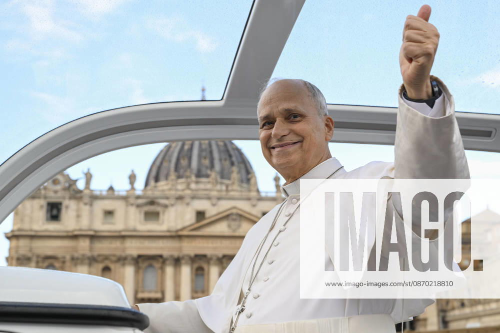IPA89982939 - Italy, Rome, Vatican, October 21, 2026 Pope Leo XIV presides over the weekly general audience in St. Peter s Square, Vatican City. Photograph by VATICAN MEDIA Catholic Press Photo. RESTRICTED TO EDITORIAL USE—NO MARKETING—NO ADVERTISING CAMPAIGNS.