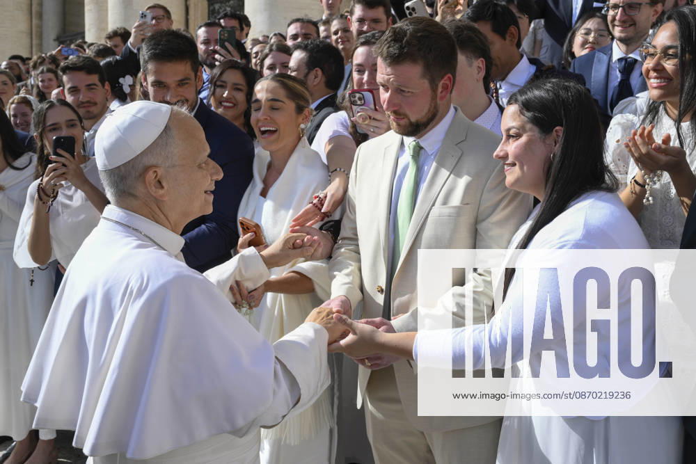 IPA89982946 - Italy, Rome, Vatican, October 21, 2026 Pope Leo XIV presides over the weekly general audience in St. Peter s Square, Vatican City. Photograph by VATICAN MEDIA Catholic Press Photo. RESTRICTED TO EDITORIAL USE—NO MARKETING—NO ADVERTISING CAMPAIGNS.