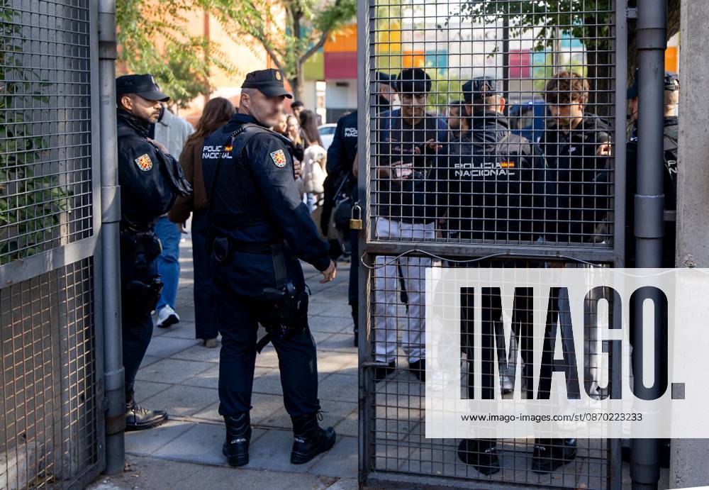 University Protest Against Milei’s Participation in an Event at URJC The National Police control access to the campus during a university protest against Milei’s participation in an event at Rey Juan Carlos University (URJC), on October 21, 2026, in Madrid, Spain. The URJC Platform for Public Education has organized this university protest on the Vicálvaro campus against the Argentine president’s participation and his propaganda agenda at the opening ceremony of the 10th Annual Madrid Conference on Austrian Economics, October 21, 2026. PIXELADA Madrid, Madrid, Spain
