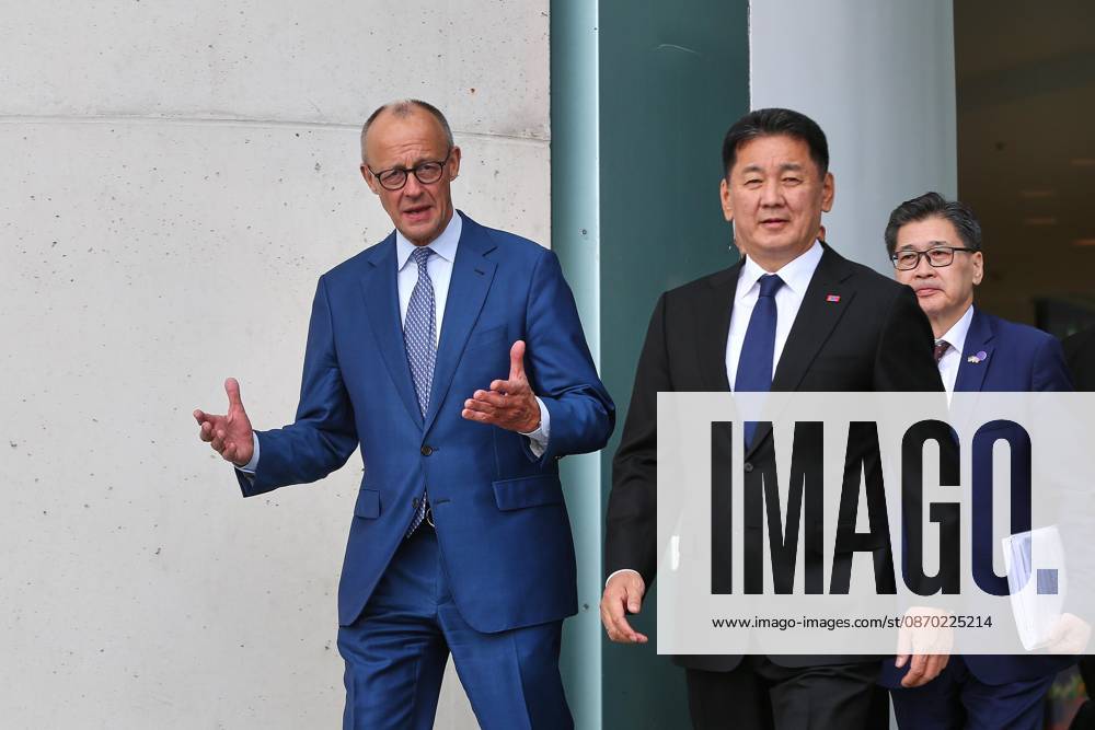Berlin, Germany, October 21, 2026; Federal Chancellery: Reception for the President of Mongolia; Federal Chancellor Friedrich Merz (CDU) and Ukhnaa Khurelsukh