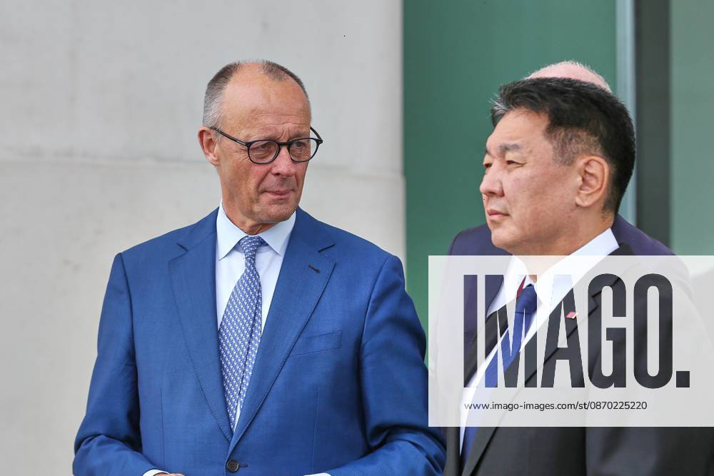 Berlin, Germany, October 21, 2026; Federal Chancellery: Reception for the President of Mongolia; Federal Chancellor Friedrich Merz (CDU) and Ukhnaa Khurelsukh