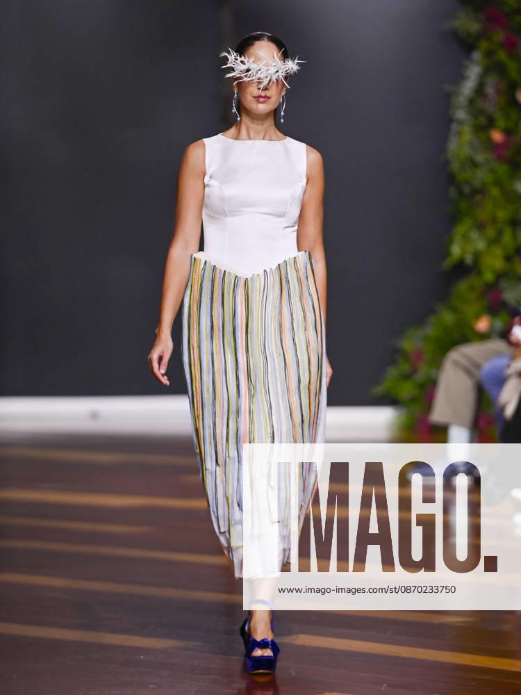 A model walks the runway during the ASN s - SENORITO ORTEGA fashion show, as part of Atelier Couture, held at the Fabrica de Tapices, on october 20, 2026, in Madrid, Spain. Madrid Spain - ZUMAc312 20261021_zsp_c312_039