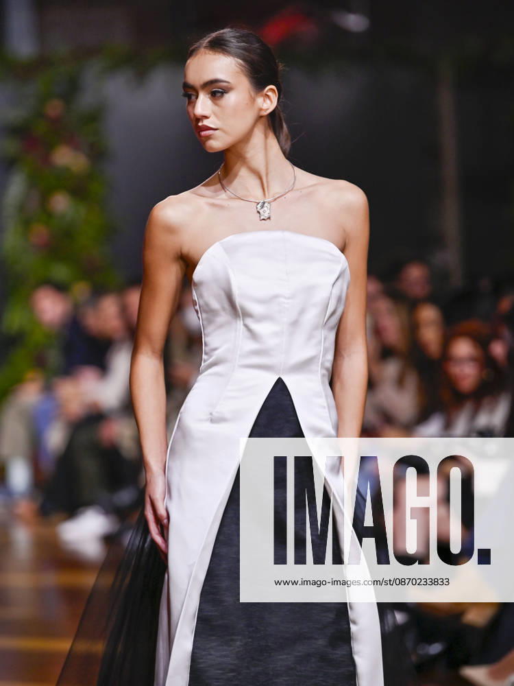 A model walks the runway during the ASN s - SENORITO ORTEGA fashion show, as part of Atelier Couture, held at the Fabrica de Tapices, on october 20, 2026, in Madrid, Spain. Madrid Spain - ZUMAc312 20261021_zsp_c312_045