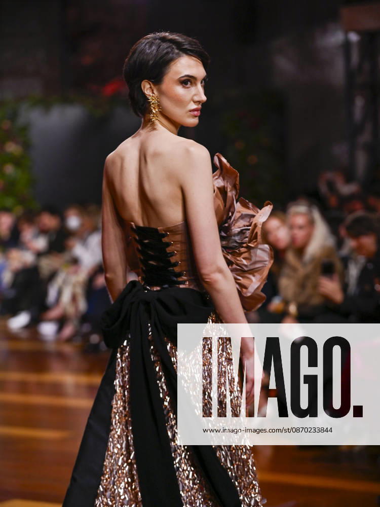 A model walks the runway during the ASN s - SENORITO ORTEGA fashion show, as part of Atelier Couture, held at the Fabrica de Tapices, on october 20, 2026, in Madrid, Spain. Madrid Spain - ZUMAc312 20261021_zsp_c312_047