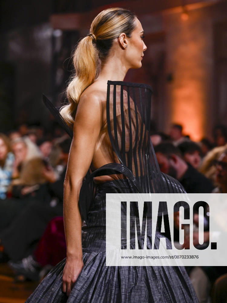 A model walks the runway during the ASN s - SENORITO ORTEGA fashion show, as part of Atelier Couture, held at the Fabrica de Tapices, on october 20, 2026, in Madrid, Spain. Madrid Spain - ZUMAc312 20261021_zsp_c312_015