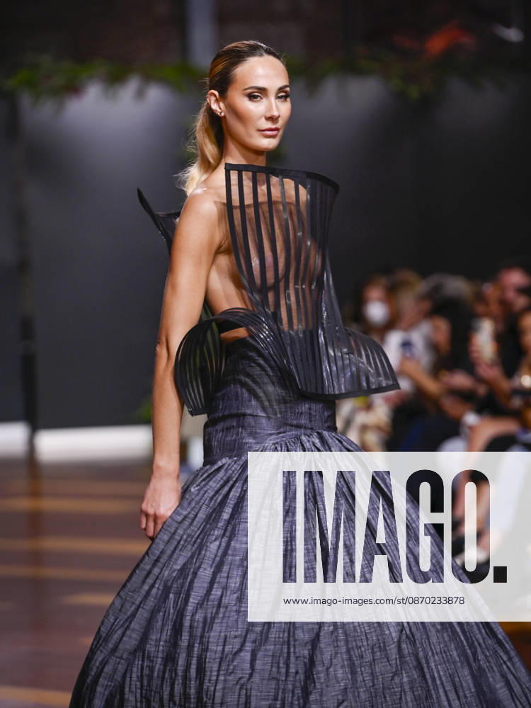 A model walks the runway during the ASN s - SENORITO ORTEGA fashion show, as part of Atelier Couture, held at the Fabrica de Tapices, on october 20, 2026, in Madrid, Spain. Madrid Spain - ZUMAc312 20261021_zsp_c312_016