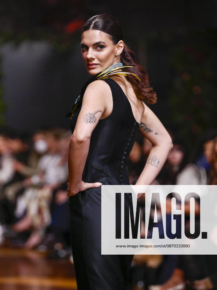 A model walks the runway during the ASN s - SENORITO ORTEGA fashion show, as part of Atelier Couture, held at the Fabrica de Tapices, on october 20, 2026, in Madrid, Spain. Madrid Spain - ZUMAc312 20261021_zsp_c312_017