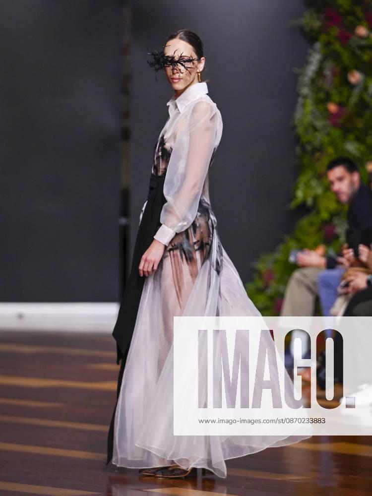 A model walks the runway during the ASNÃ‚Â s - SENORITO ORTEGA fashion show, as part of Atelier Couture, held at the Fabrica de Tapices, on october 20, 2026, in Madrid, Spain. Madrid Spain - ZUMAc312 20261021_zsp_c312_018