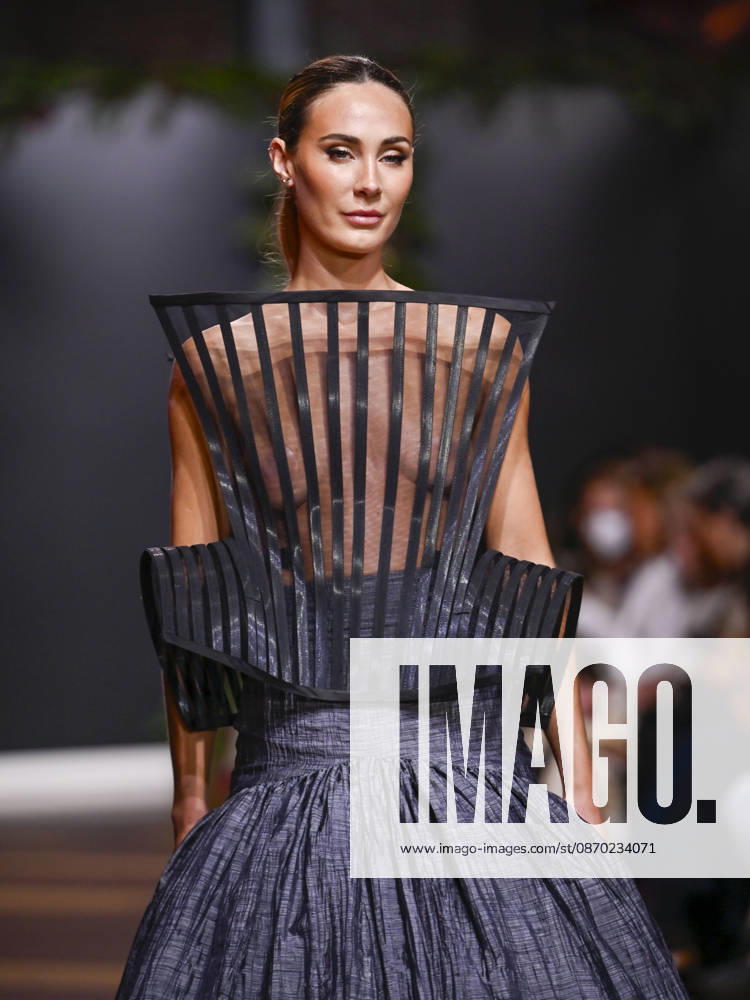 A model walks the runway during the ASN s - SENORITO ORTEGA fashion show, as part of Atelier Couture, held at the Fabrica de Tapices, on october 20, 2026, in Madrid, Spain. Madrid Spain - ZUMAc312 20261021_zsp_c312_029