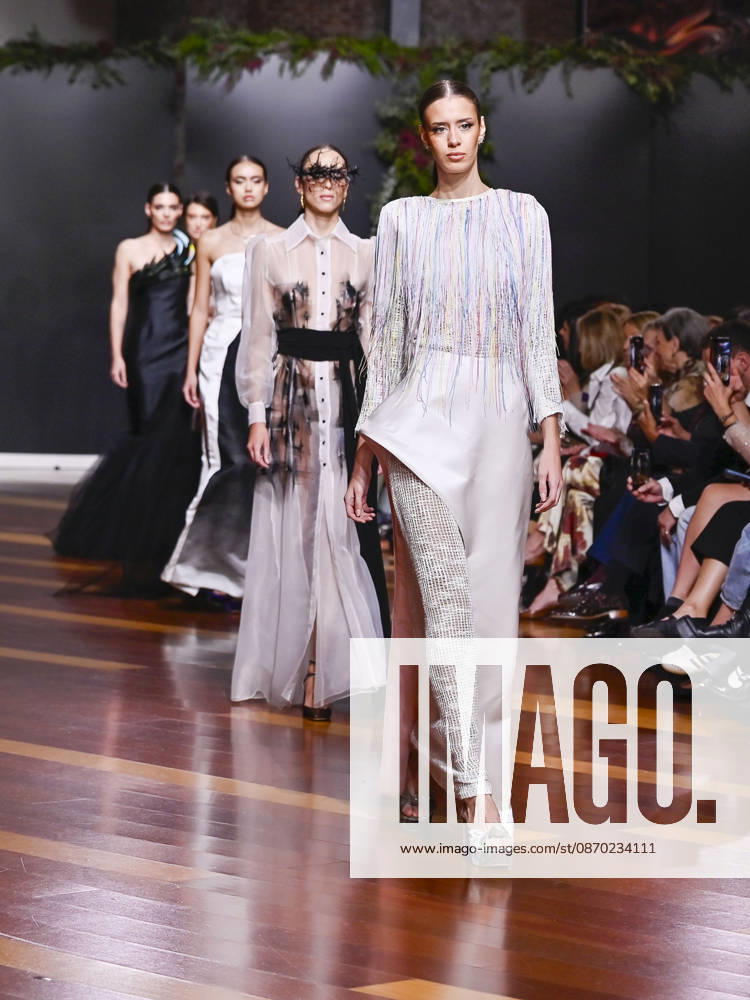 A model walks the runway during the ASNÃ‚Â s - SENORITO ORTEGA fashion show, as part of Atelier Couture, held at the Fabrica de Tapices, on october 20, 2026, in Madrid, Spain. Madrid Spain - ZUMAc312 20261021_zsp_c312_031