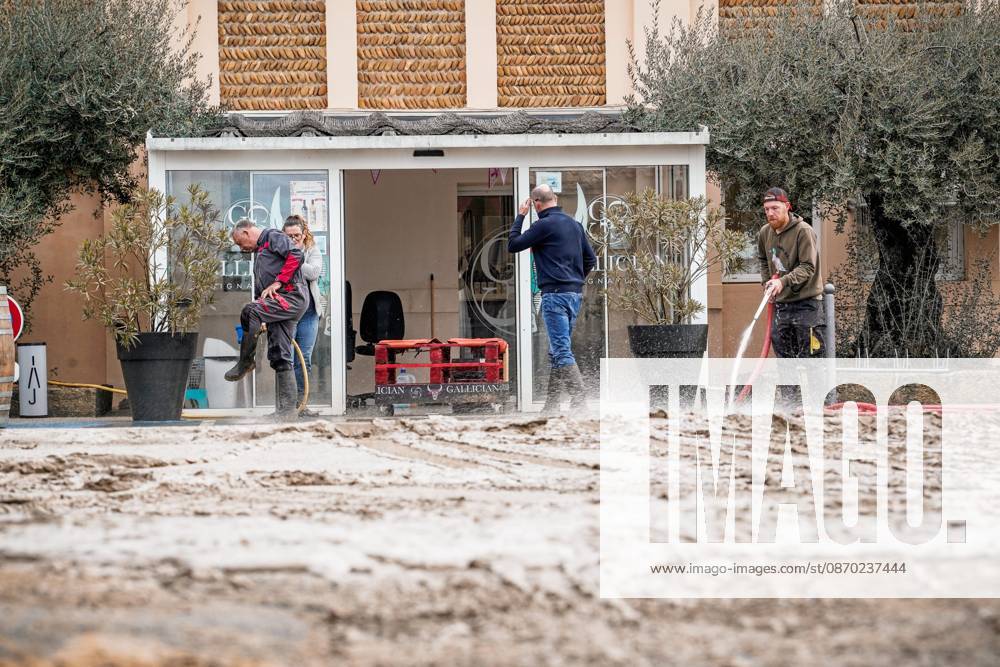 FLOODING IN THE GARD PHOTOPQR LE MIDI LIBRE MiKAEL ANISSET NIMES 10 21 2026 GARD OCTOBER 21, 2026 THE DAY AFTER THE FLOODING MEDITERRANEAN WEATHER EVENT SEVERE WEATHER THE GALICIAN WINE COOPERATIVE Nîmes, France, October 21, 2026 Flooding following heavy rainfall has affected several areas of the city after the Vistre River overflowed its banks NIMES GARD France