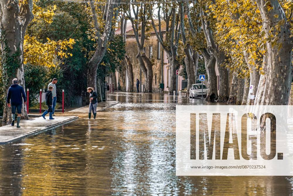 FLOODING IN THE GARD PHOTOPQR LE MIDI LIBRE MiKAEL ANISSET NIMES 10 21 2026 GARD OCTOBER 21, 2026 THE DAY AFTER THE FLOODING MEDITERRANEAN WEATHER EVENT SEVERE WEATHER IN CAILAR STILL FLOODED Nîmes, France, October 21, 2026 Flooding following heavy rainfall has affected several areas of the city after the Vistre River overflowed its banks NIMES GARD France