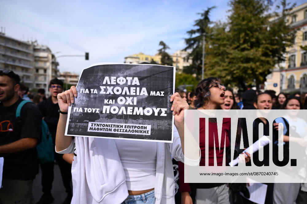 Students protest in Greece, calling for better education and government action to ease the burden of rising living costs. Thessaloniki Greece - ZUMAp191 20261021_zap_p191_025