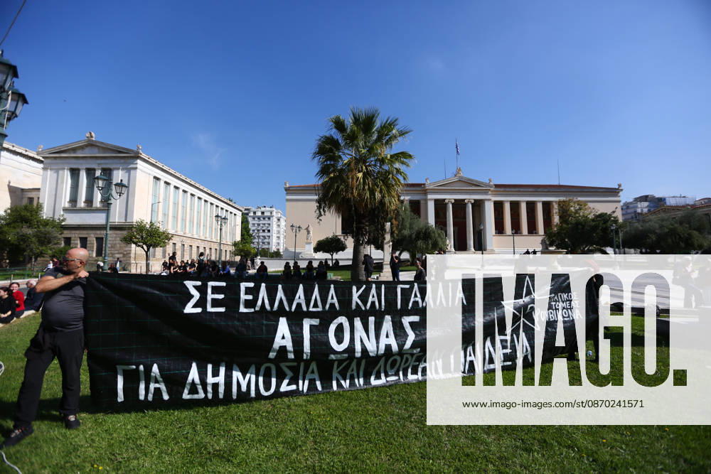 Students, school pupils, teachers and university professors take part in a large education protest. Thousands of demonstrators march through the city center, carrying banners and chanting slogans during the mass mobilization. Athens GREECE - ZUMAx103 20261021_zip_x103_003