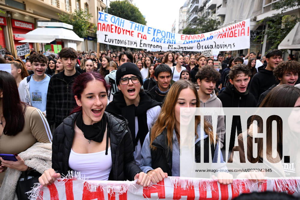 Students protest in Greece, calling for better education and government action to ease the burden of rising living costs. Thessaloniki Greece - ZUMAp191 20261021_zap_p191_026