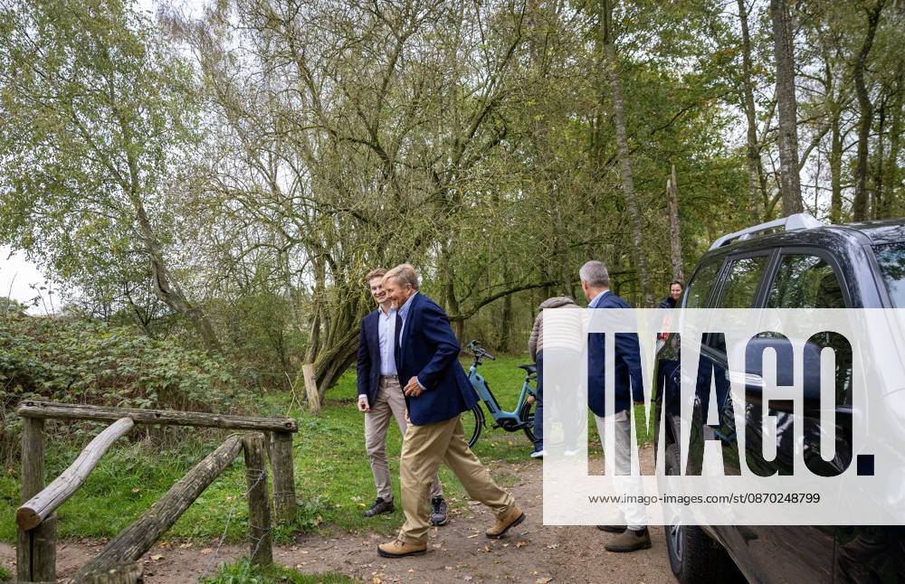 Overijssel, The Netherlands, 2026-10-21 14:08:15 Overijssel, 20-10-2026, Natura 2000 area. King Willem Alexander and Minister Jaimi van Essen of Agriculture, Fisheries, Food Security and Nature (LVVN) pay a working visit to a Natura 2000 area in Overijssel. The visit focuses on nature restoration, nitrogen reduction, and future-proof agriculture. PHOTO: NLBeeld Patrick van Emst Credit: NL Beeld Patrick van Emst