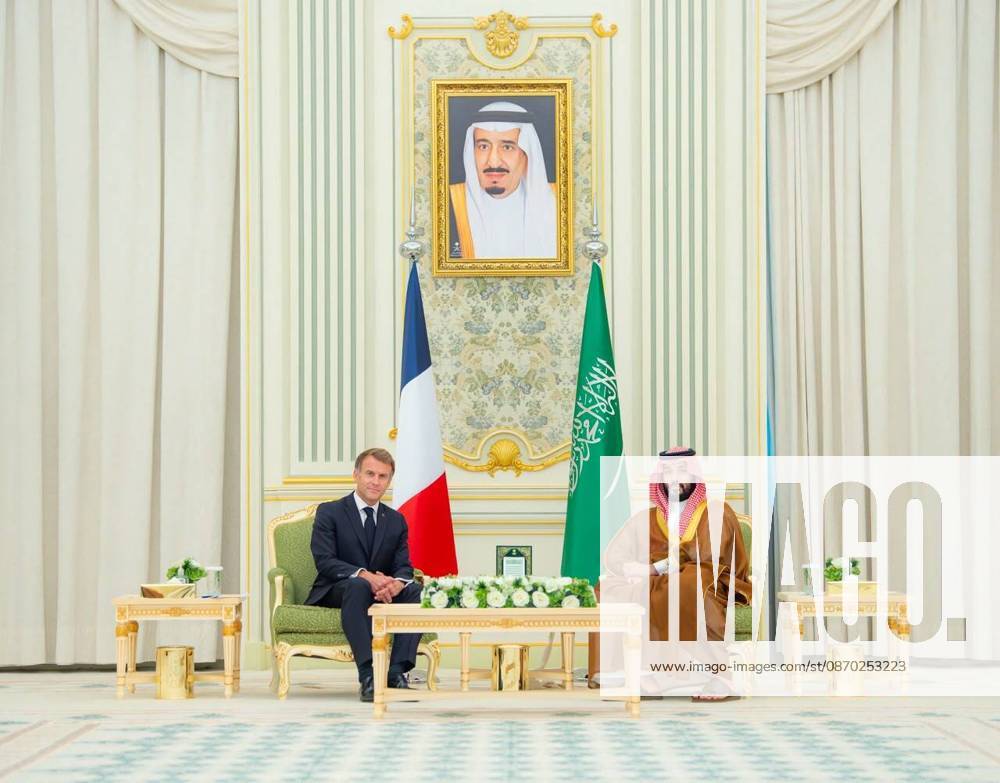 Emmanuel Macron - Mohammed bin Salman meeting in Riyadh RIYADH, SAUDI ARABIA - OCTOBER 21: (---- - MANDATORY CREDIT - BANDAR AL-JALOUD SAUDI ROYAL COURT HANDOUT - NO MARKETING NO ADVERTISING CAMPAIGNS - DISTRIBUTED AS A SERVICE TO CLIENTS----) French President Emmanuel Macron meets Saudi Crown Prince and Prime Minister Mohammed bin Salman Al Saud in Riyadh, Saudi Arabia, on October 21, 2026. Bandar Al-Jaloud Saudi Royal Court Anadolu Riyadh Saudi Arabia. Editorial use only. Please get in touch for any other usage.