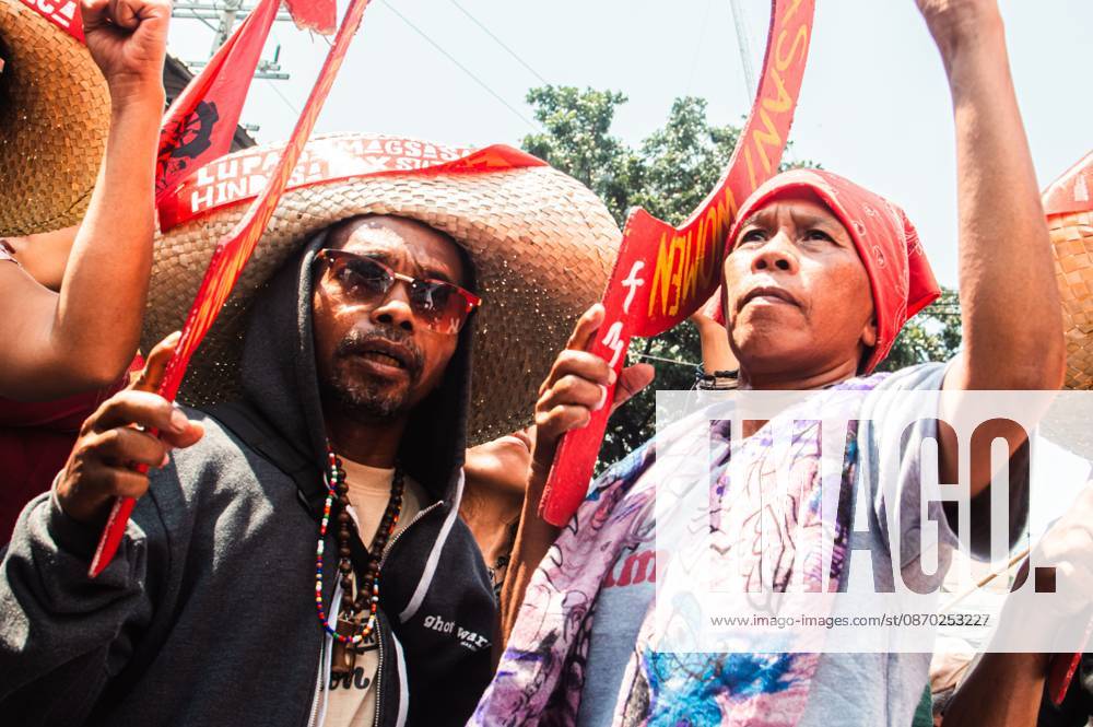 Manila Farmers Demand Land Reform MANILA, PHILIPPINES, OCTOBER 21, 2026: Farmers and activists gather in Mendiola during a demonstration calling for land reform, increased agricultural support and protection of rural livelihoods. Protesters oppose agricultural land conversion and the US-led Pax Silica initiative, which they say threatens farming communities. The rally takes place during National Peasant Month amid concerns over the potential impact of El Nino on food production. Manila Philippines