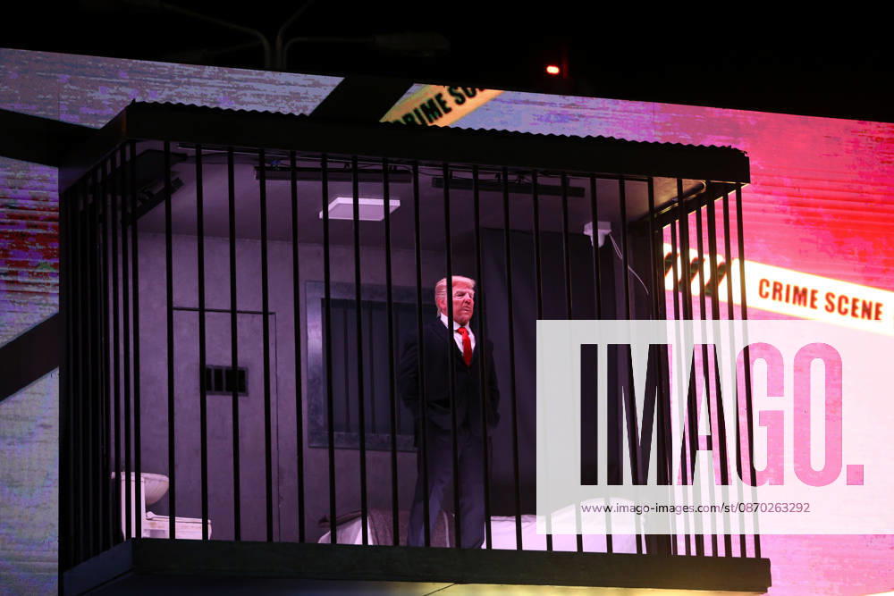 Actor impersonating Trump placed behind symbolic bars in Tehran TEHRAN, IRAN - OCTOBER 21: (RESTRICTIONS: No Access Israel Media Persian Language TV Stations Outside Iran Strictly No Access BBC Persian VOA Persian Manoto TV Iran International TV) An actor impersonating U.S. President Donald Trump stands behind symbolic prison bars set up inside an interactive billboard frame at Tajrish Square in Tehran, Iran. The installation drew significant attention from passersby and caused notable traffic congestion in the area as onlookers gathered to take photos. Fatemeh Bahrami Anadolu Tehran Iran. Editorial use only. Please get in touch for any other usage.