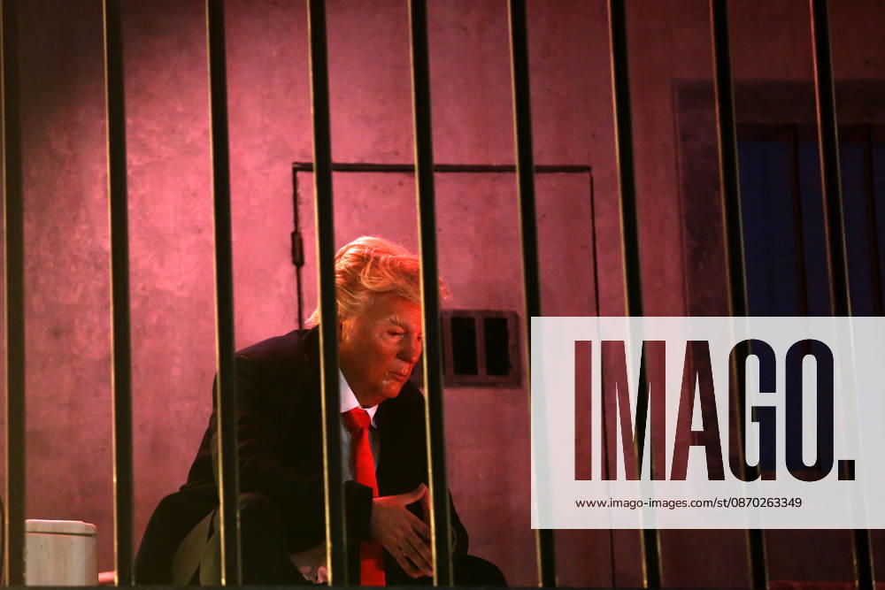 Actor impersonating Trump placed behind symbolic bars in Tehran TEHRAN, IRAN - OCTOBER 21: (RESTRICTIONS: No Access Israel Media Persian Language TV Stations Outside Iran Strictly No Access BBC Persian VOA Persian Manoto TV Iran International TV) An actor impersonating U.S. President Donald Trump stands behind symbolic prison bars set up inside an interactive billboard frame at Tajrish Square in Tehran, Iran. The installation drew significant attention from passersby and caused notable traffic congestion in the area as onlookers gathered to take photos. Fatemeh Bahrami Anadolu Tehran Iran. Editorial use only. Please get in touch for any other usage.