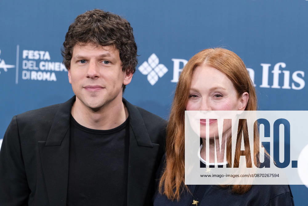 (L to R) Jesse Eisenberg and Julianne Moore attend the photocall of The Debut during the 21st Rome Film Festival at Auditorium Parco Della Musica. Rome Italy - ZUMAs197 20261021_aaa_s197_098