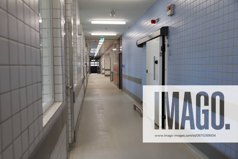 The Bautzen branch of the state-owned enterprise Sächsisches Immobilien und Baumanagement (SIB) today held a ceremony to mark the completion of the new prison kitchen at the Bautzen Correctional Facility. The previous prison kitc
