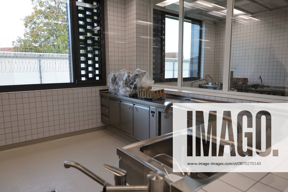The Bautzen branch of the state-owned enterprise Sächsisches Immobilien und Baumanagement (SIB) today held a ceremony to mark the completion of the new prison kitchen at the Bautzen Correctional Facility. The previous prison kitc