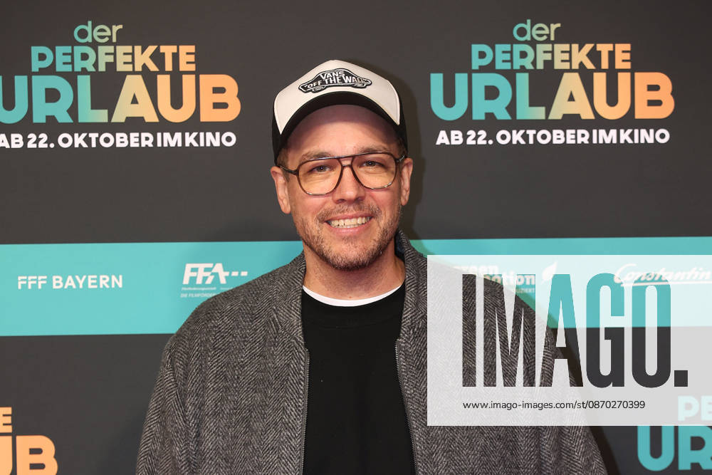 Jan van Weyde at the premiere of *Der perfekte Urlaub* at Cinedom on October 21, 2026, in Cologne, Germany. The premiere of *Der perfekte Urlaub* in Cologne, Germany