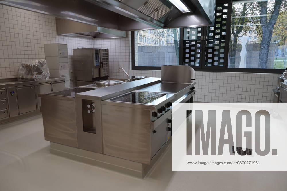 The Bautzen branch of the state-owned enterprise Sächsisches Immobilien und Baumanagement (SIB) today held a ceremony to mark the completion of the new prison kitchen at the Bautzen Correctional Facility. The previous prison kitc