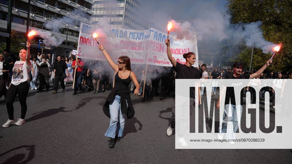 Athens Students And Teachers Protest ATHENS, GREECE, OCTOBER 21, 2026: Students and educators march through central Athens towards the Greek Parliament during nationwide education protests and teachers strike action. Demonstrators demand increased public education funding, improved school facilities, smaller classes and higher teachers salaries, while opposing education privatisation. Athens Greece