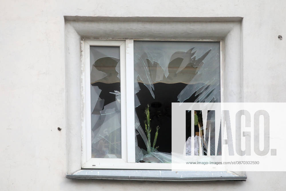 A window is shattered by a Russian drone strike on an apartment block in the Sviatoshynskyi district, Kyiv, Ukraine, October 21, 2026. The drone hit the building’s 20th floor, sparking a fire. Two people were killed in the attack. (Photo by Volodymyr Tarasov Ukrinform) Russian drone hits 24-storey apartment block in Kyiv