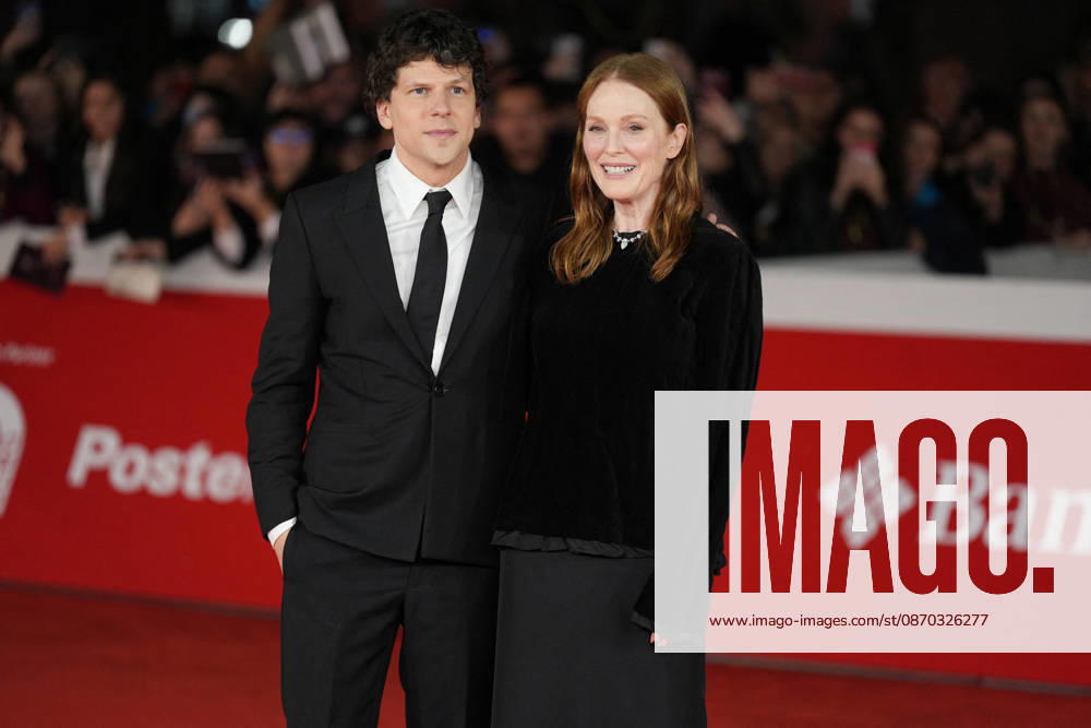 Julianne Moore Jesse Eisenberg At 21st Rome Film Fest Red Carpet - Rome Julianne Moore and Jesse Eisenberg attend the red carpet premiere of the film The Debut during the 21st Rome Film Fest in Rome, Italy on October 21, 2026. Photo by Andrea Bracaglia ABACAPRESS.COM Rome Italy Italy